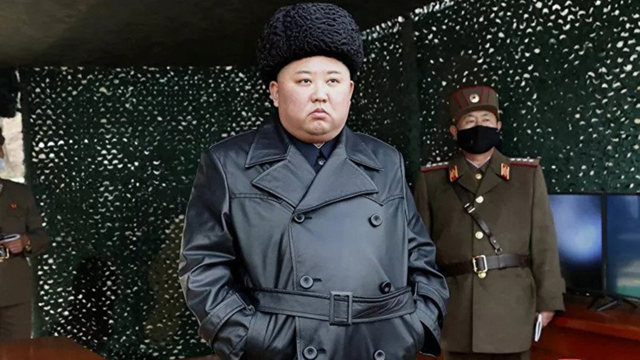 Koronavirüs: Füze denemesi izleyen Kim Jong Un tedbire uymadı