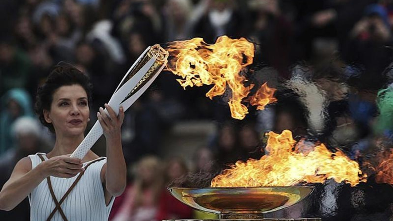 Koronavirüs Olimpiyat törenini de etkiledi: Ateş seyircisiz yakılacak