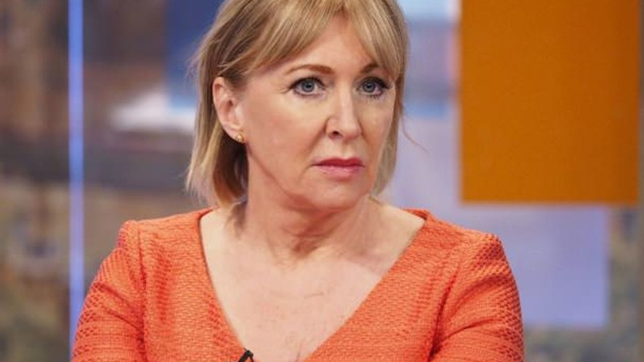 İngiltere Sağlık Bakan Yardımcısı Nadine Dorries koronavirüse yakalandı