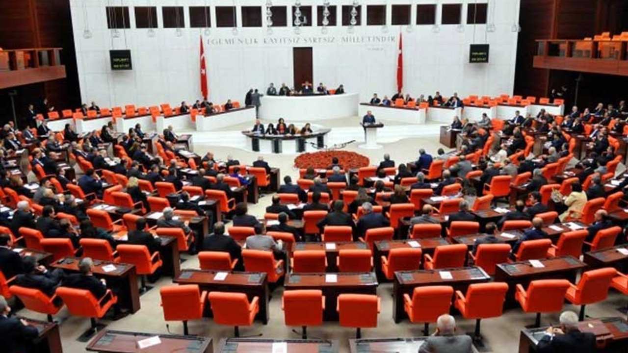 AKP'de CHP'li Özkoç'un dokunulmazlığının kaldırılması tartışılıyor