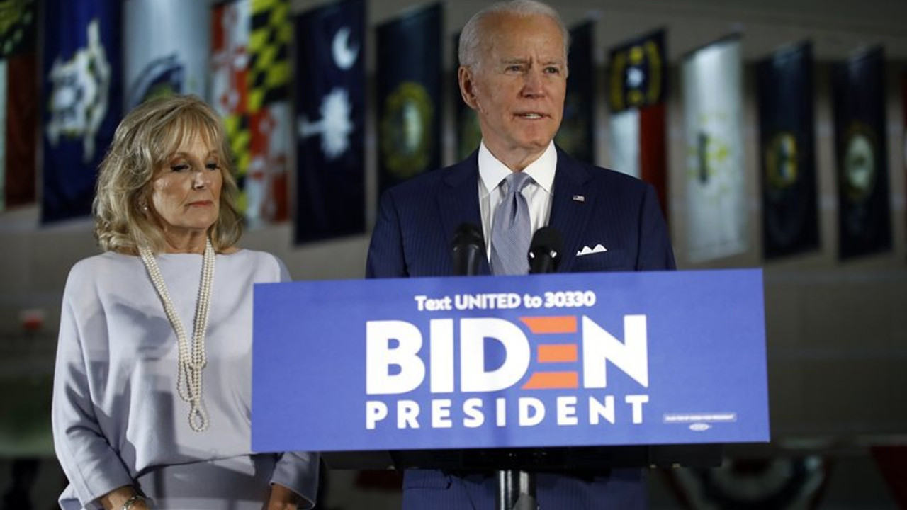 Demokrat Parti'de Joe Biden, Bernie Sanders'la farkı açıyor