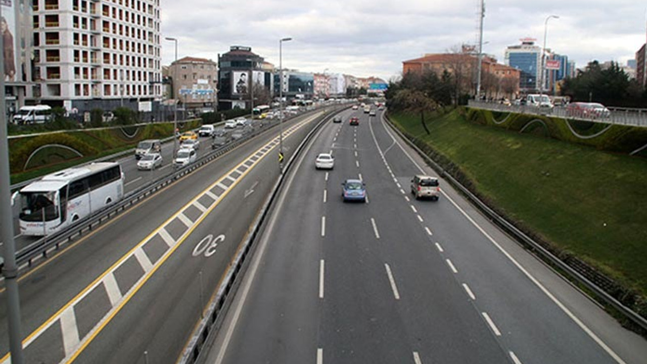 Trafiğe koronavirüs etkisi: Toplu taşıma yüzde 30 azaldı