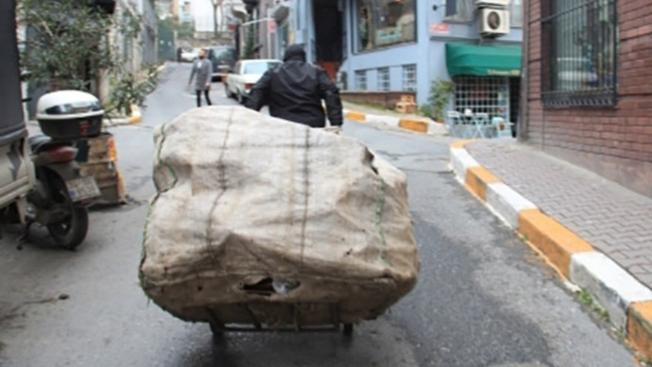 Ankara'da atık kağıt toplamak yasaklandı, ihtiyaçlarını belediye karşılayacak