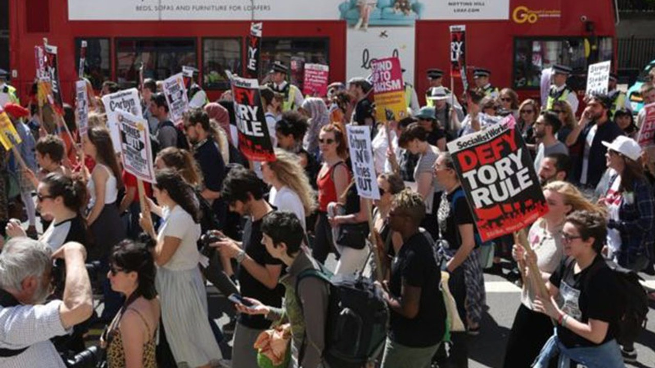 Londra'da yangın protestosu