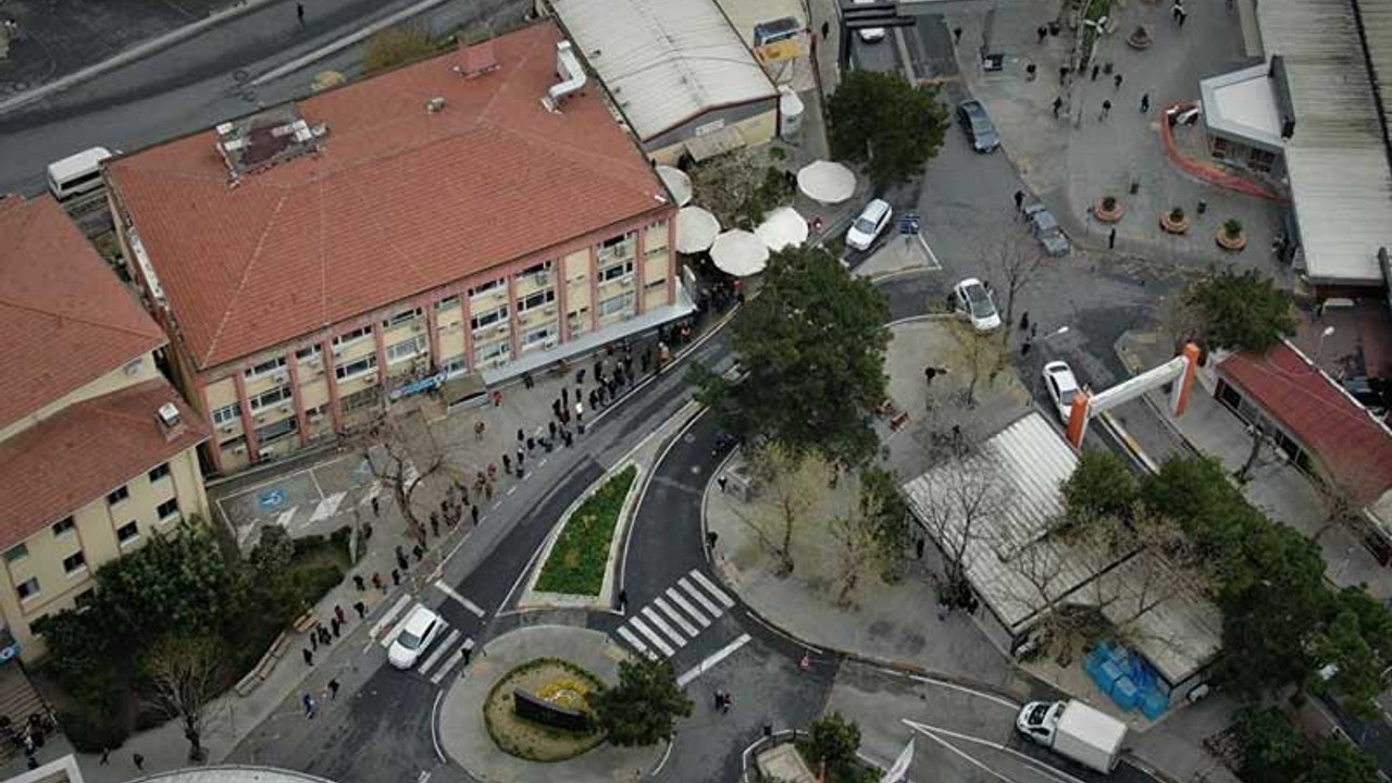 Bakırköy'de koronavirüs testi kuyruğu