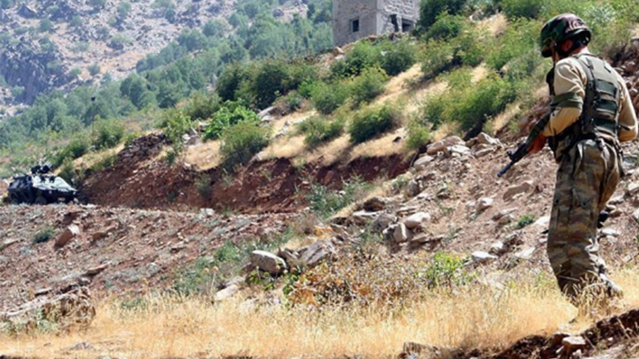 Çukurca'da 2 asker yaşamını yitirdi 7 asker yaralandı