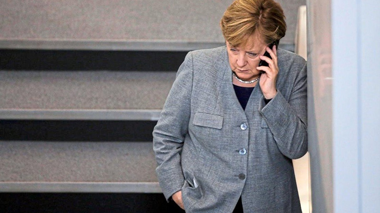 'Şaka zamanı değil' deyip telefonu Merkel'in yüzüne kapattı