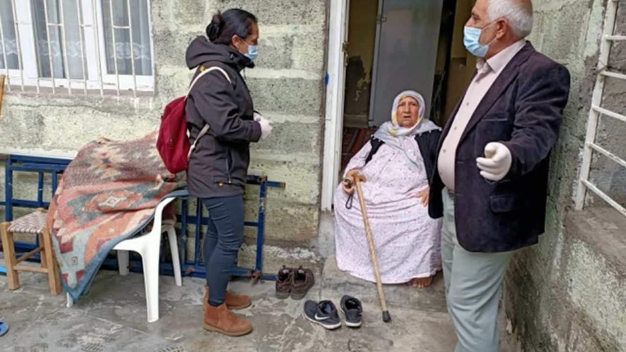 Yaşlılara yardım götüren HDP'lilere valilik engeli