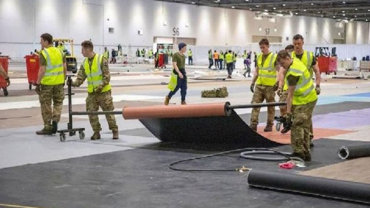 İngiliz Ordusu Londra’da geçici hastane inşa ediyor