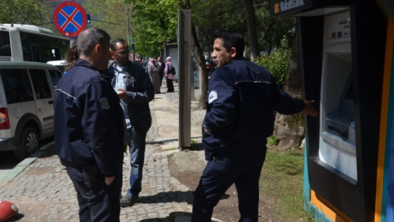 Polislere 100 ile 500 TL arasında zorunlu bağış