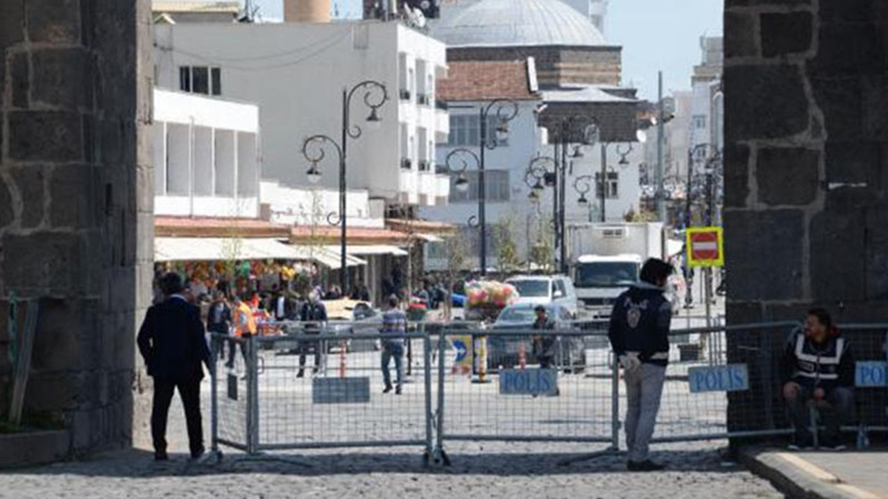 Diyarbakır'da aynı aileden üç kişi koronavirüsten yaşamını yitirdi