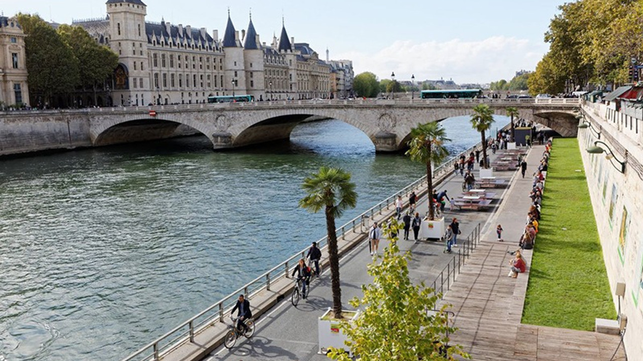 Paris'te sokak temizliğinde kullanılan suda koronavirüs izine rastlandı