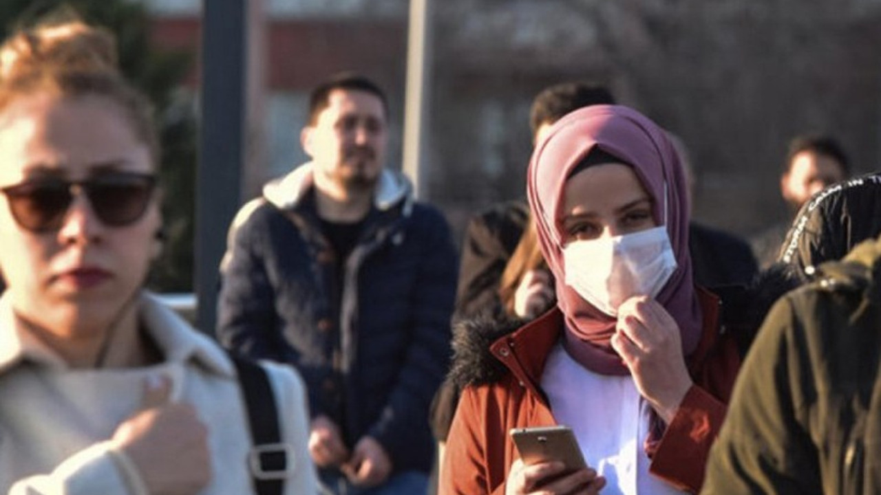 'Toplumun yüzde 60'ı enfekte olana kadar virüsün yayılma potansiyeli var'