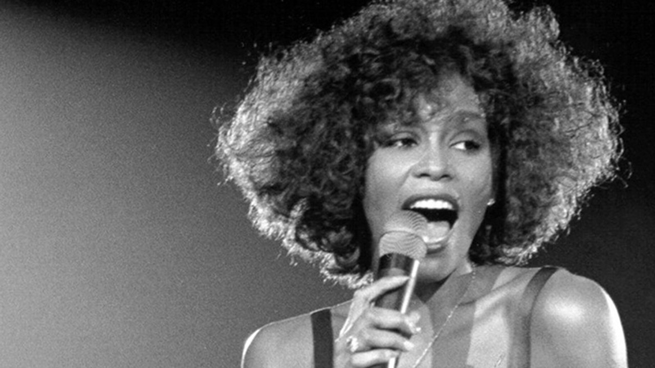 Whitney Houston'ın hayatını konu alacak filmin senaristi belli oldu