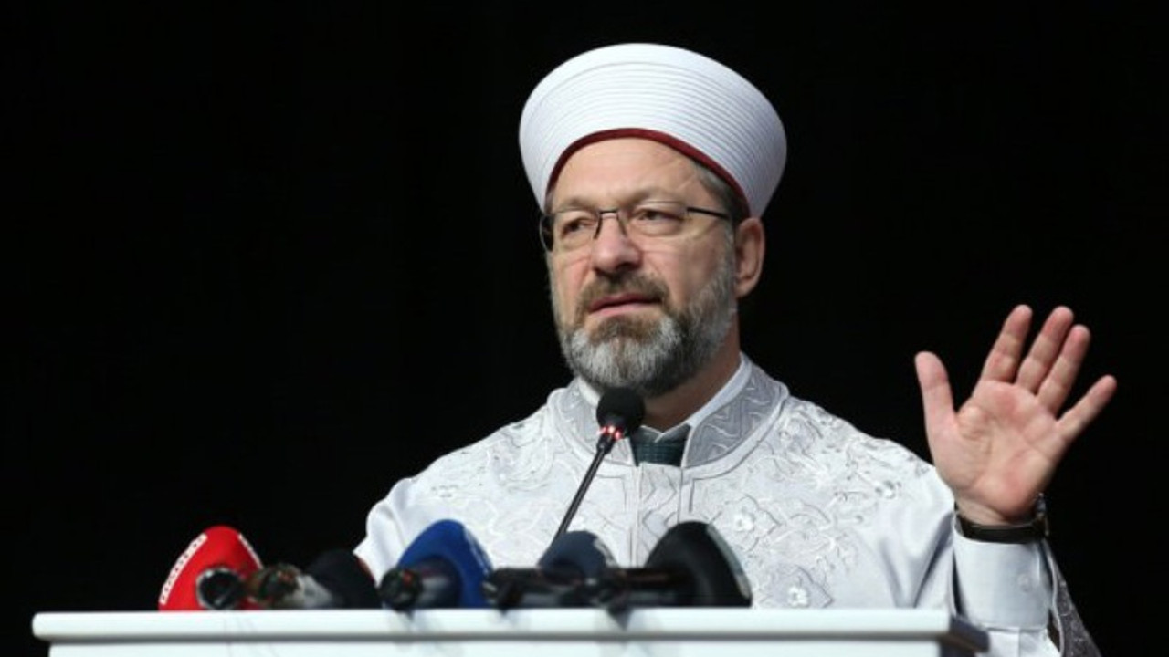 Diyanet İşleri Başkanı 'istifa etmesini' engelledi