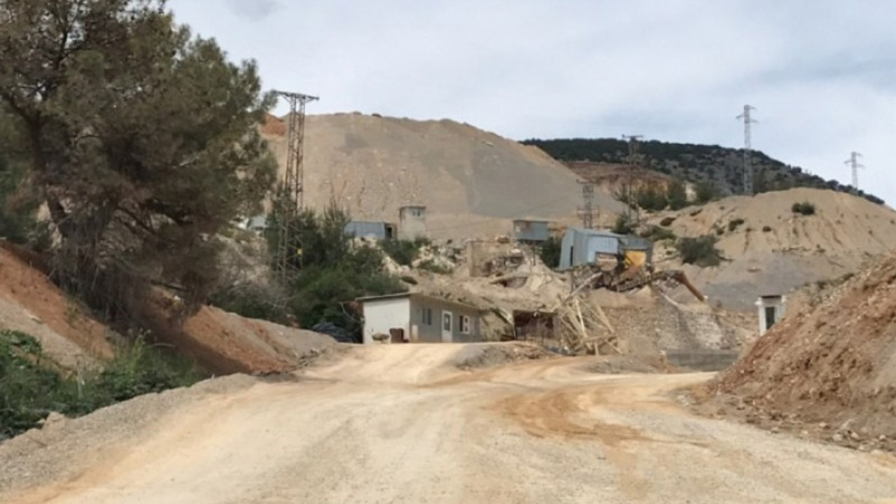 Taş ocağında yüksekten düşen işçi yaşamını yitirdi