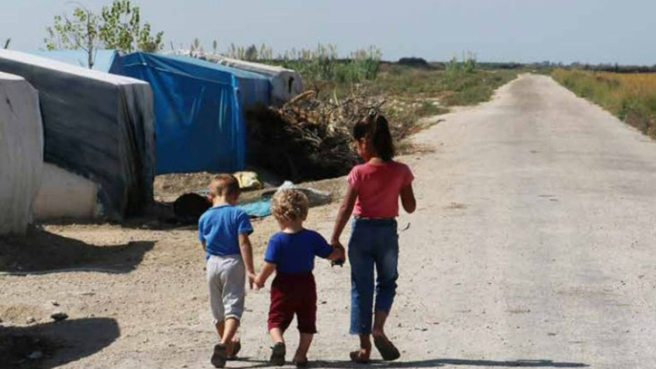 Tarım işçiliği yapan aileler yoksulluk döngüsünden çıkamıyor