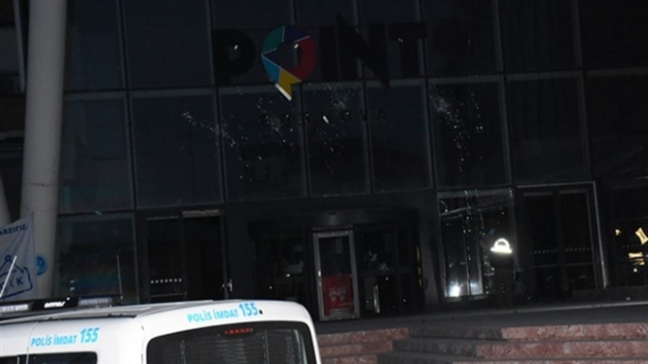 İzmir'de AVM'ye pompalı tüfekle saldırı