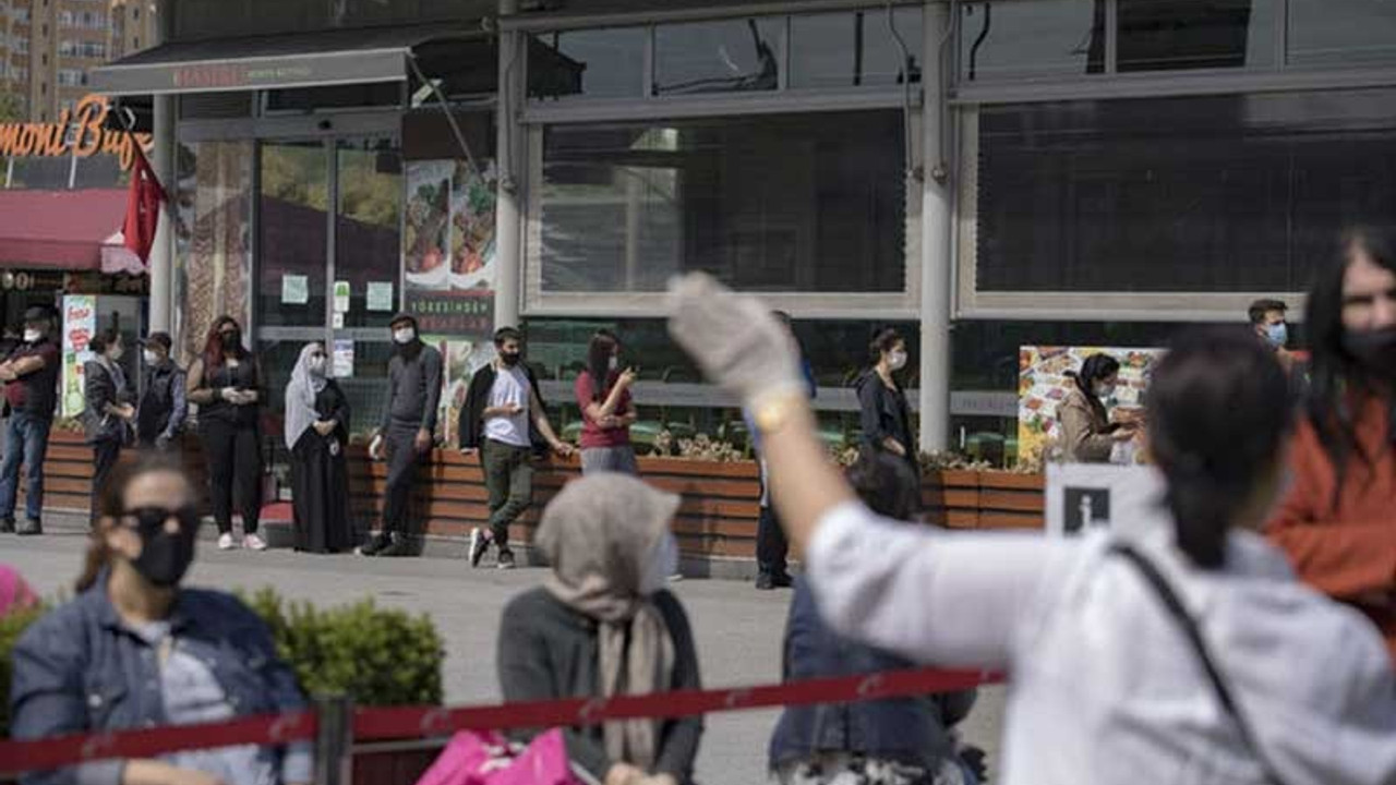 'Virüs taşıdığını bilmeyen 400 bin kişi aramızda dolaşıyor'