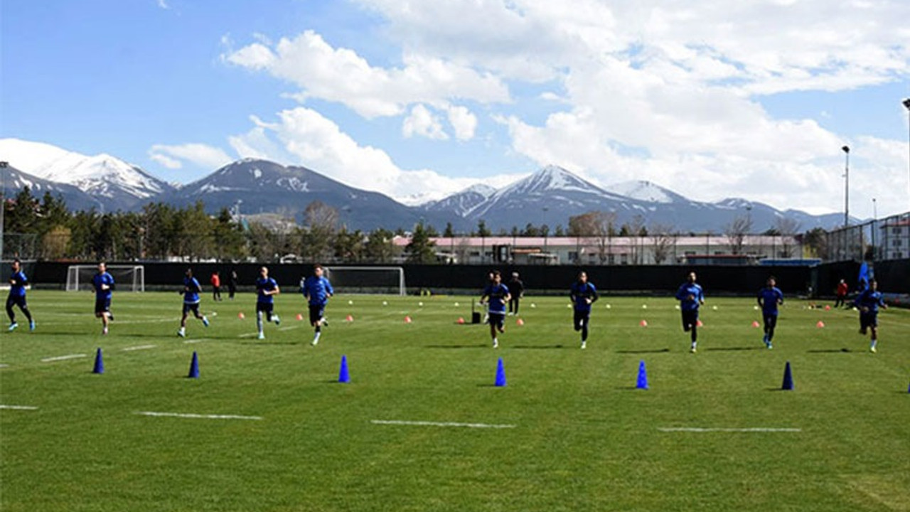 Erzurumspor'da 11 kişinin koronavirüs testi pozitif çıktı