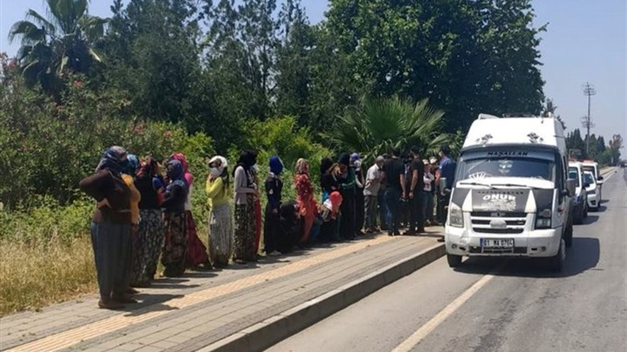 Emekçinin canı hiçe sayılıyor: 7 kişi taşıması gereken minibüsten 35 işçi çıktı