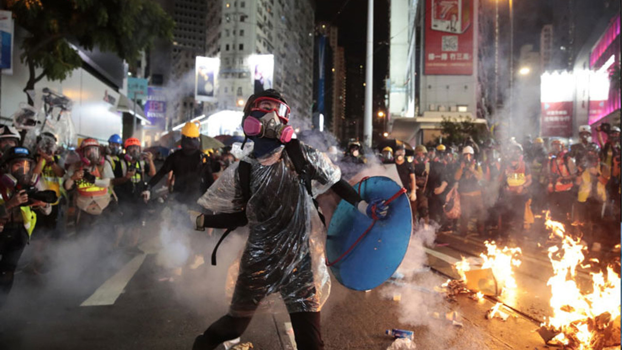 Hong Kong direnişini hatırlatmak için 'biber gazı aromalı' dondurma