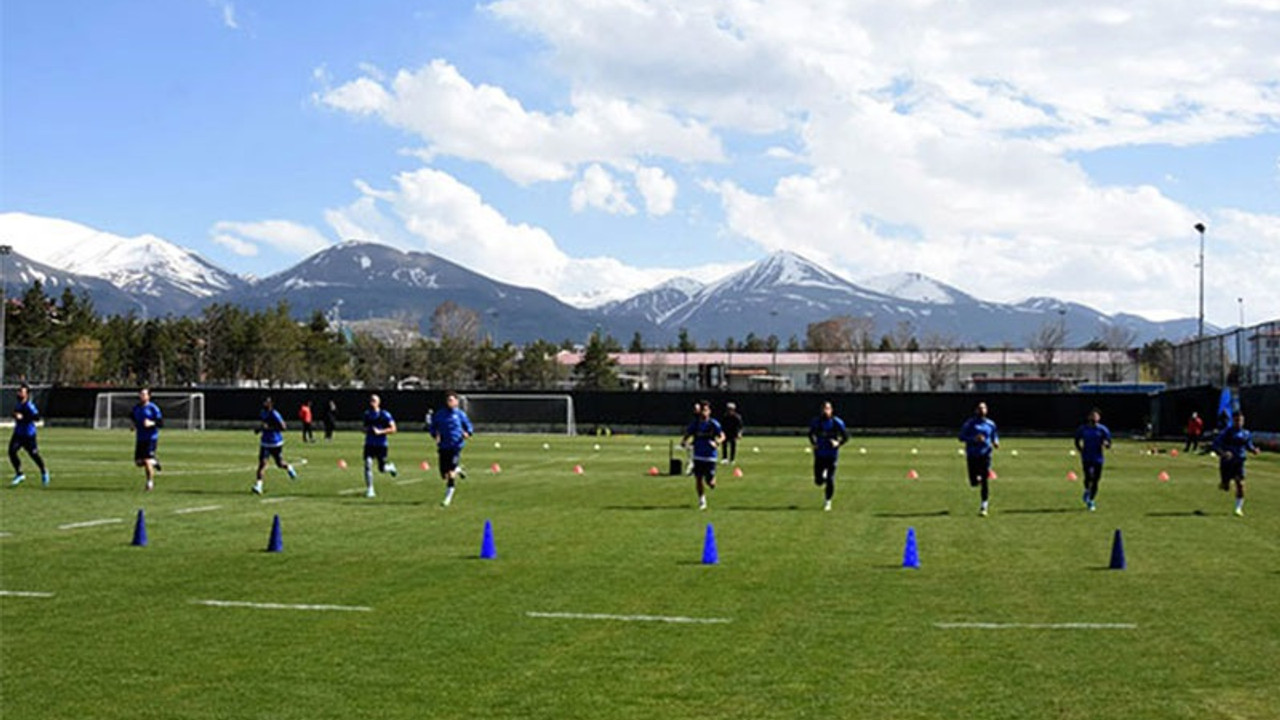 Erzurumspor: 5 gün önce testleri pozitif çıkan 11 kişinin testleri negatif çıktı