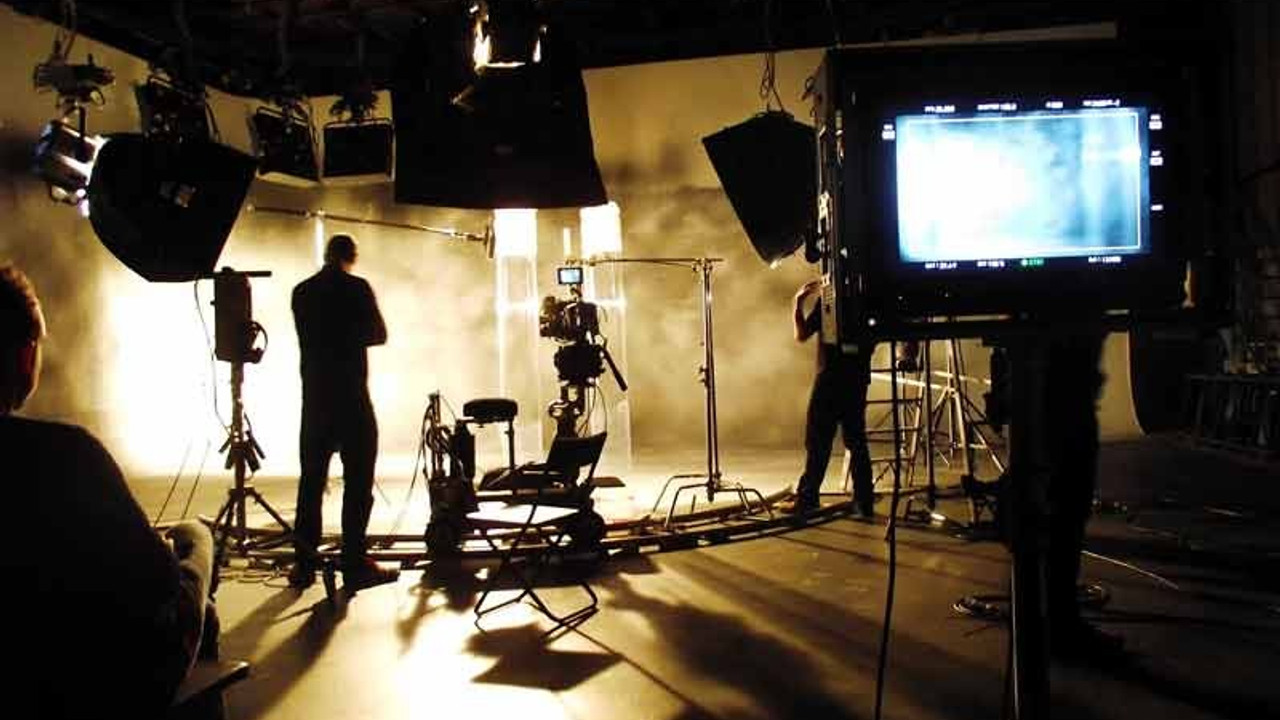Film setlerinde çalışanlara yönelik COVİD-19 kılavuzu yayımlandı