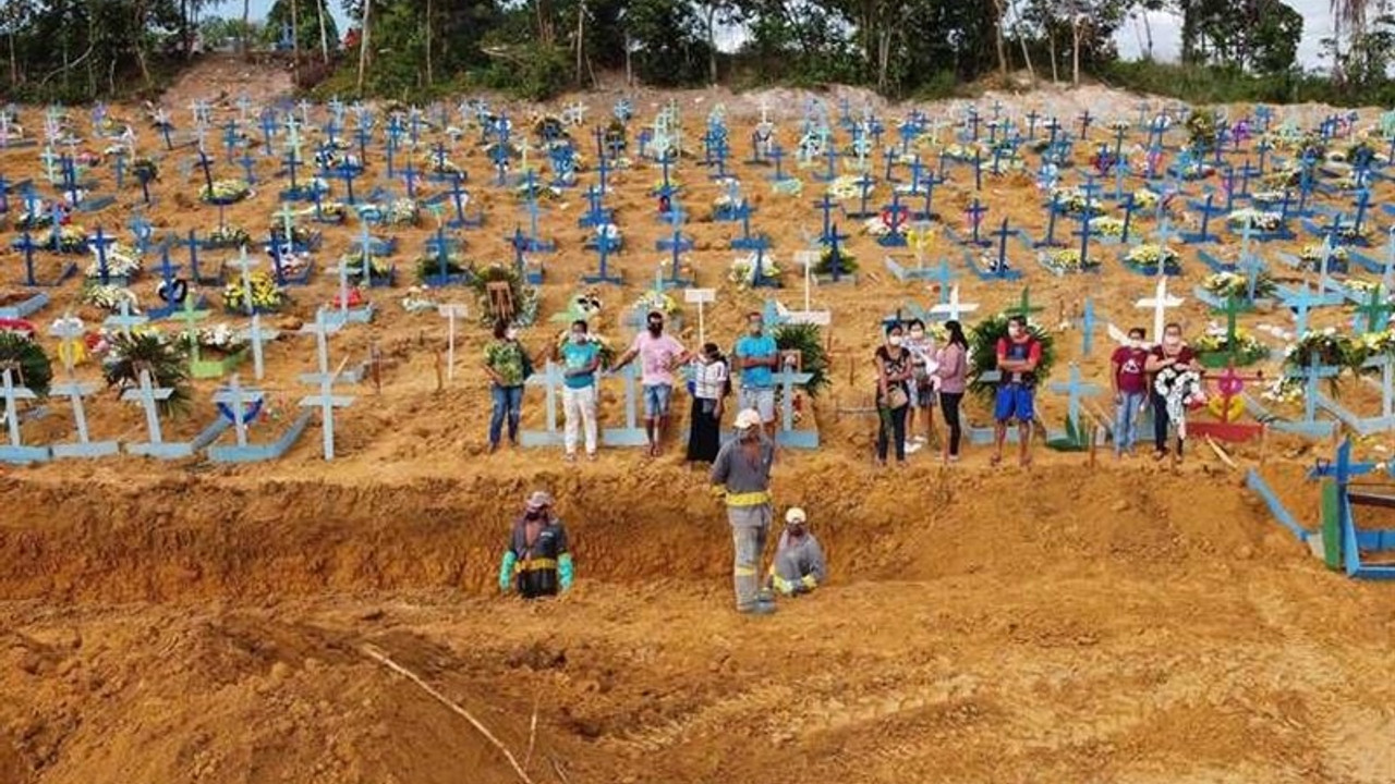 Brezilya'da Covid-19 kaynaklı ölümler 20 bini geçti: 'Bolsonarovirüsle de savaşmamız gerek'