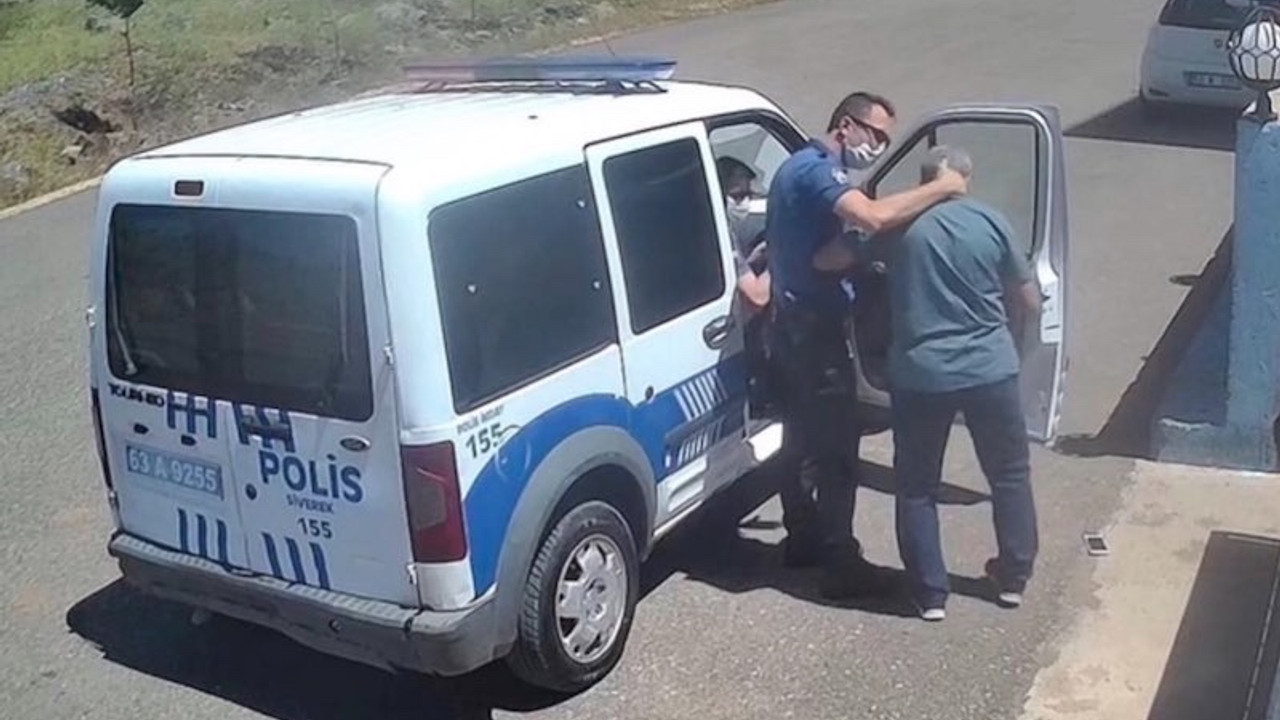 Polis 'masken yok' diye ceza kesmek istediği öğretmenden 'sende de yok' yanıtı alınca olay çıktı