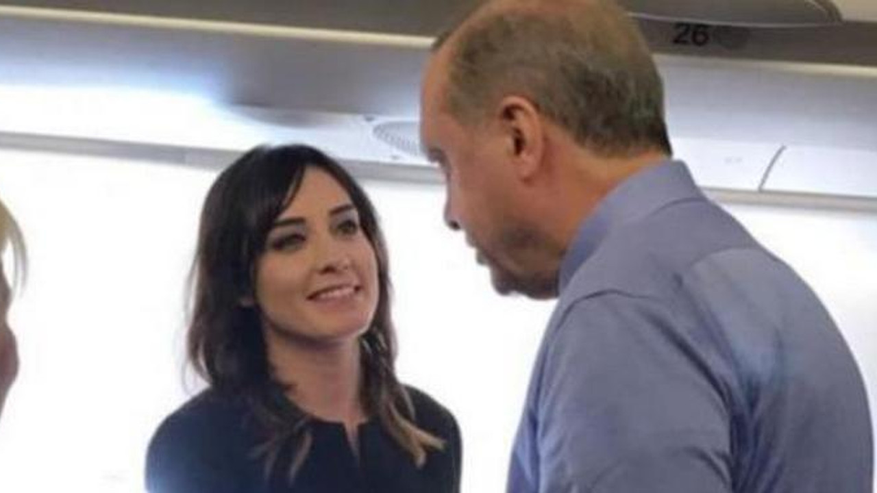 Erdoğan, spiker Nazlı Çelik'in sigara paketine el koydu
