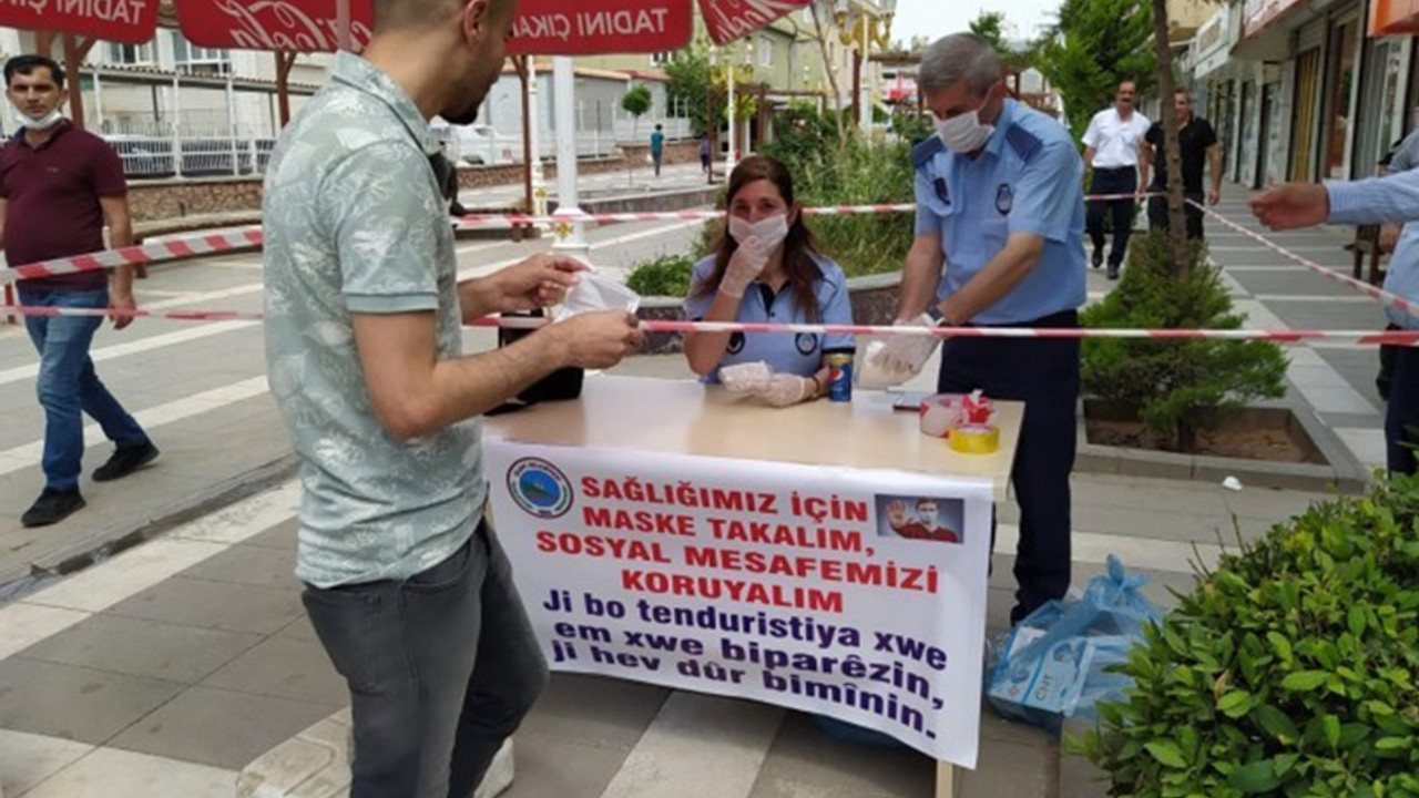 HDP'li belediyeden ücretsiz maske dağıtımı