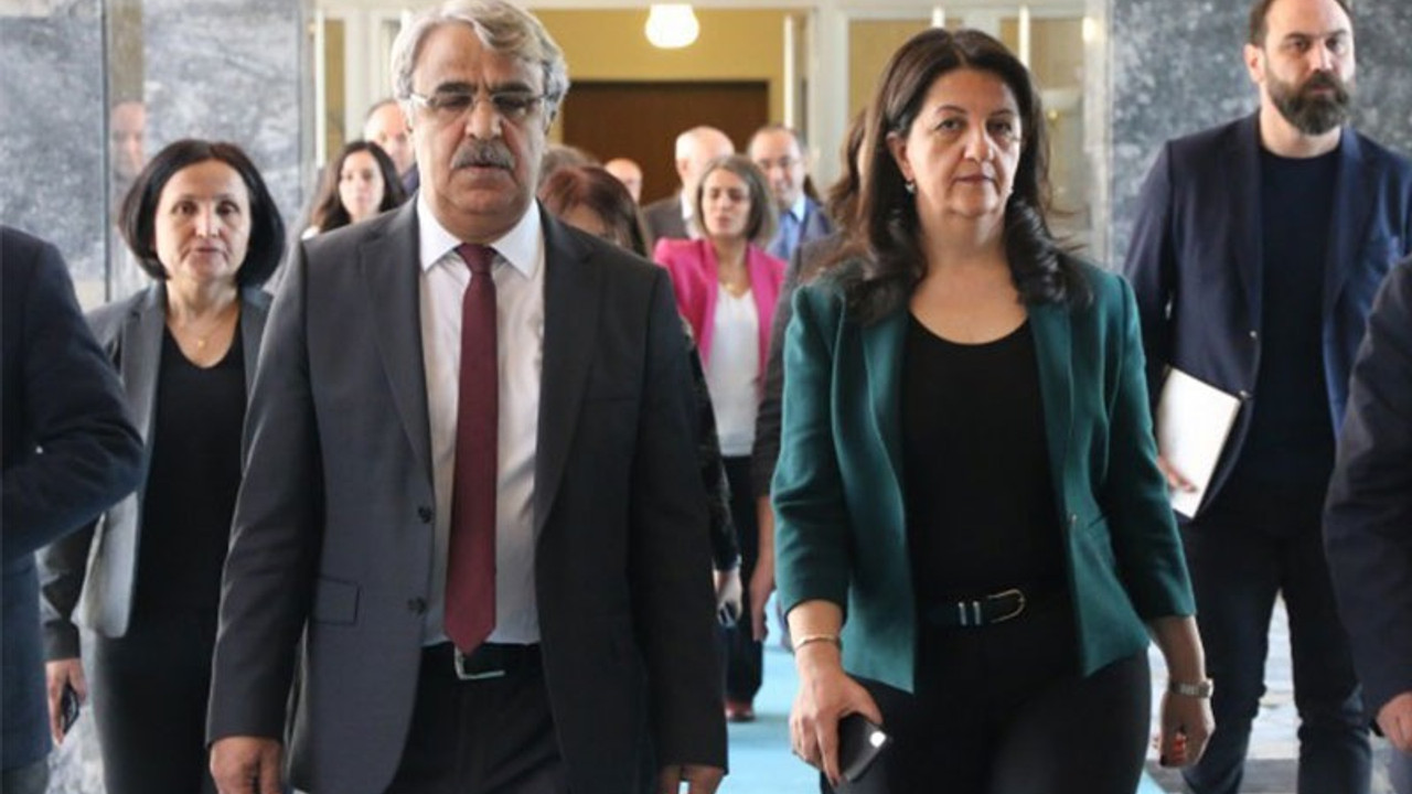 HDP Eş Genel Başkanları: Halkların iradesine vurulan Saray darbesidir