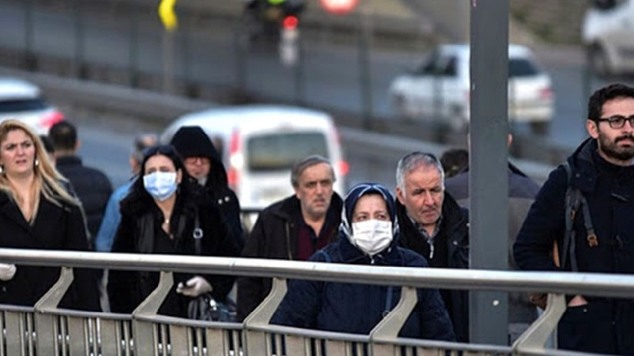 Bilim Kurulu Üyesi: Sokağa çıkma kısıtlamasının iptalini memnuniyetle karşıladım