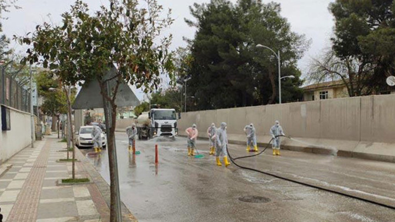 Urfa'da 2 mahalle, 2 sokak ve 5 bina karantinaya alındı