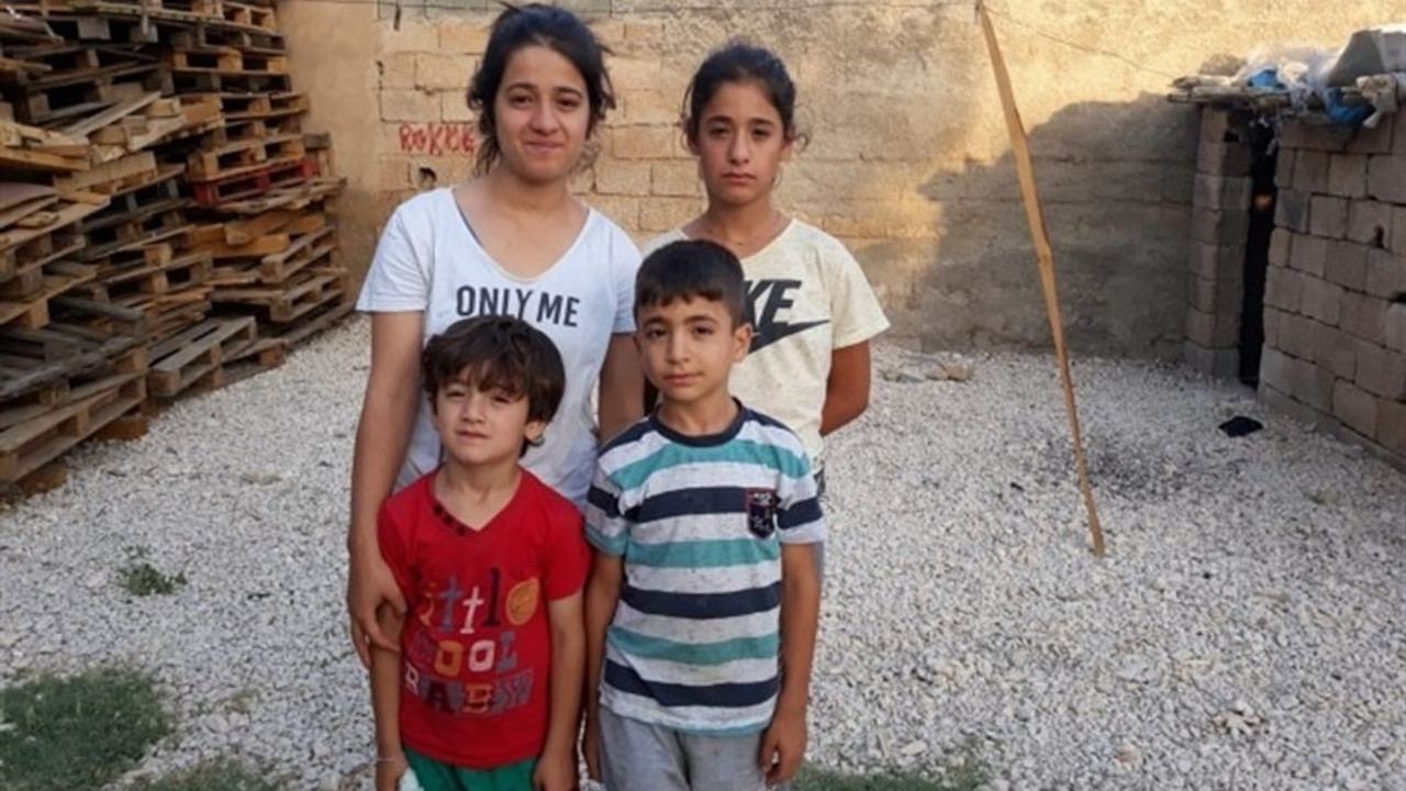 Gizli tanık ifadesiyle tutuklanan çiftin çocukları sokakta ağlayarak anne babasını arıyor