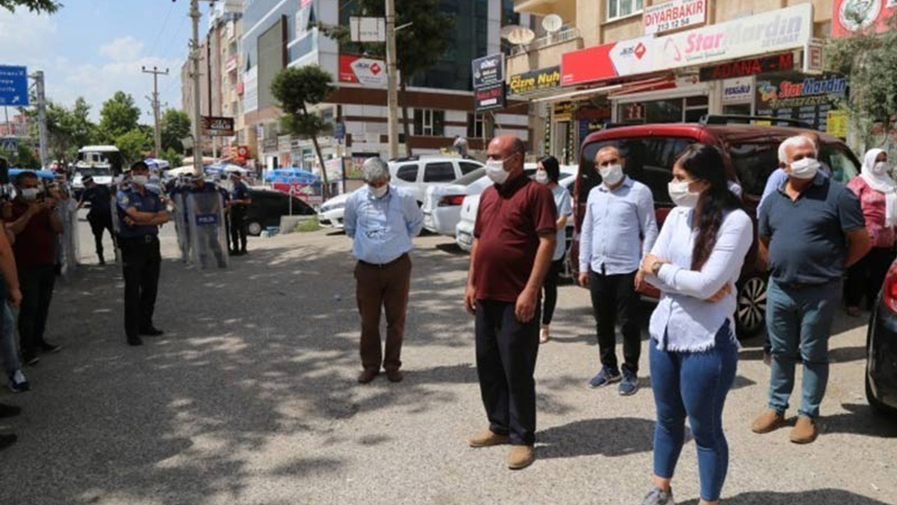 'Darbeye karşı demokrasi yürüyüşü'ne katılmak isteyen HDP'liler Mardin'de engellendi