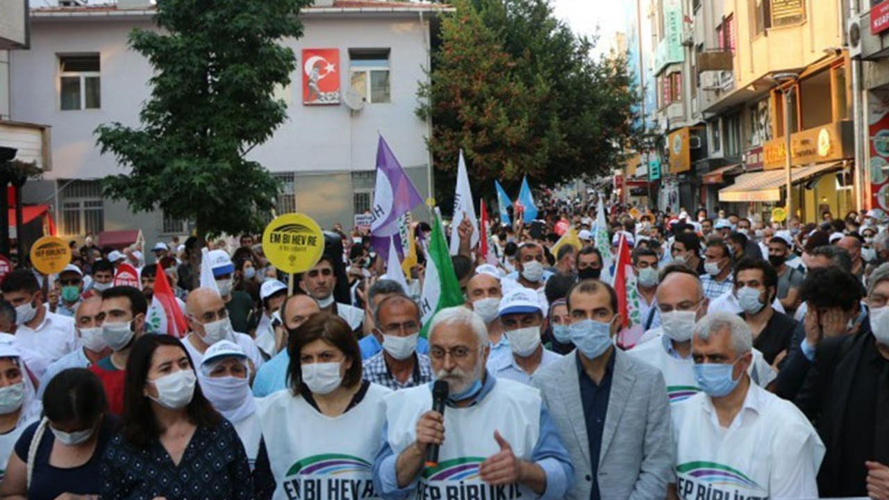 Oluç: İstanbul Valisi bizi buradan ileriye yürütmeyerek anayasal suç işlemiştir