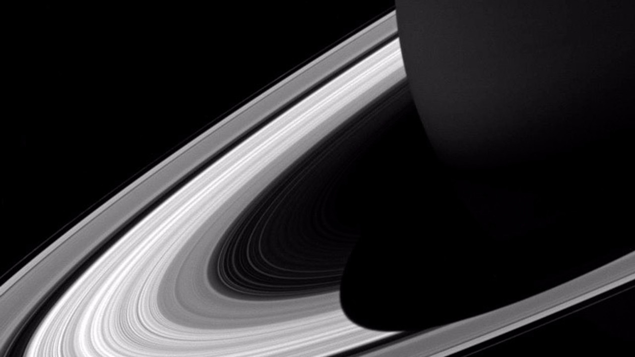 Cassini uzay aracından Satürn görselleri