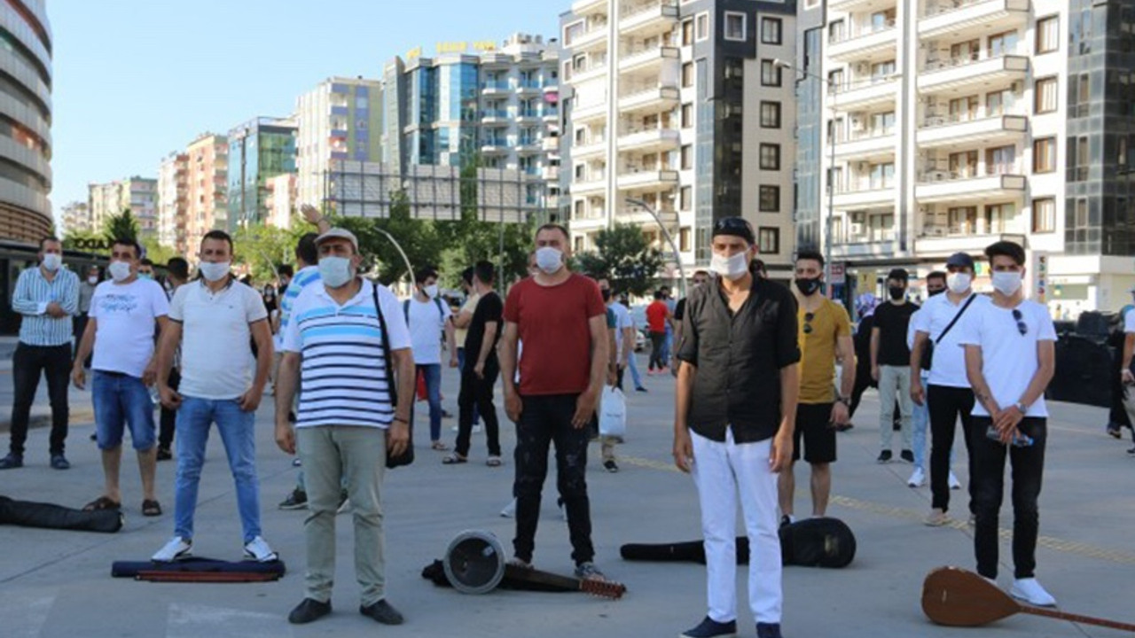 Düğün salonu müzisyenlerinden protesto: Halay çekilmeyecekse biz ne yapacağız?