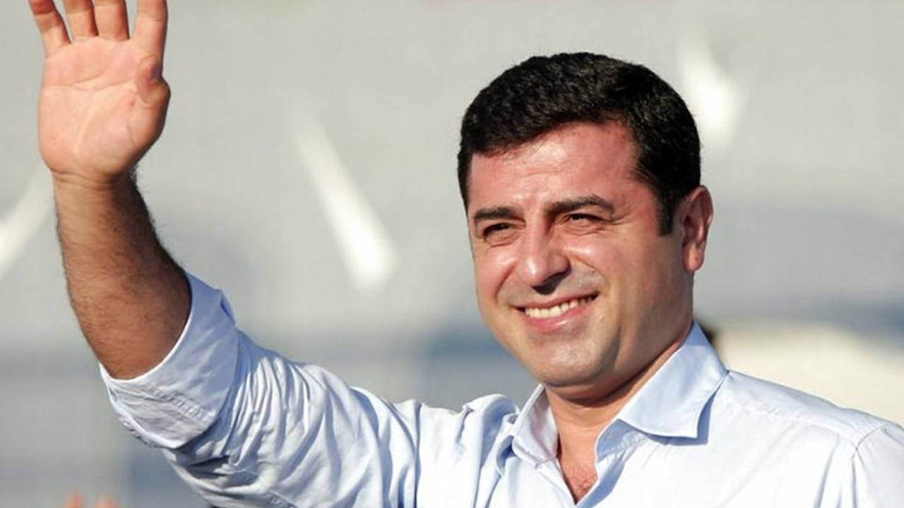 Demirtaş'tan kendisini takip ettiği için işten atılan gence mesaj