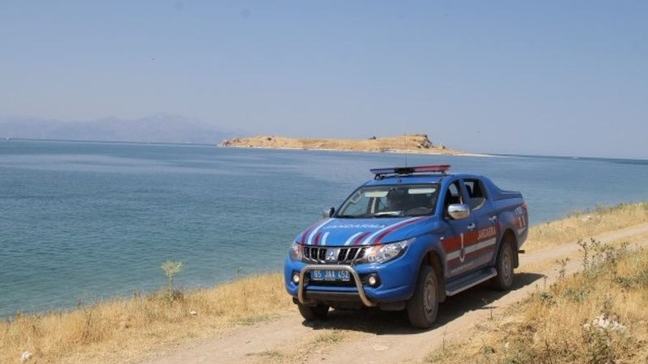 Van Gölü'ndeki göçmen faciasında arama çalışmaları sürüyor