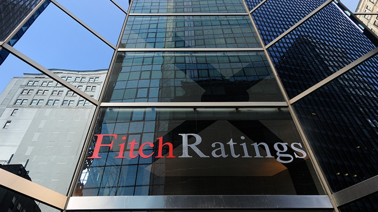 Fitch, altı ayda 33 ülkenin notunu düşürerek rekor kırdı