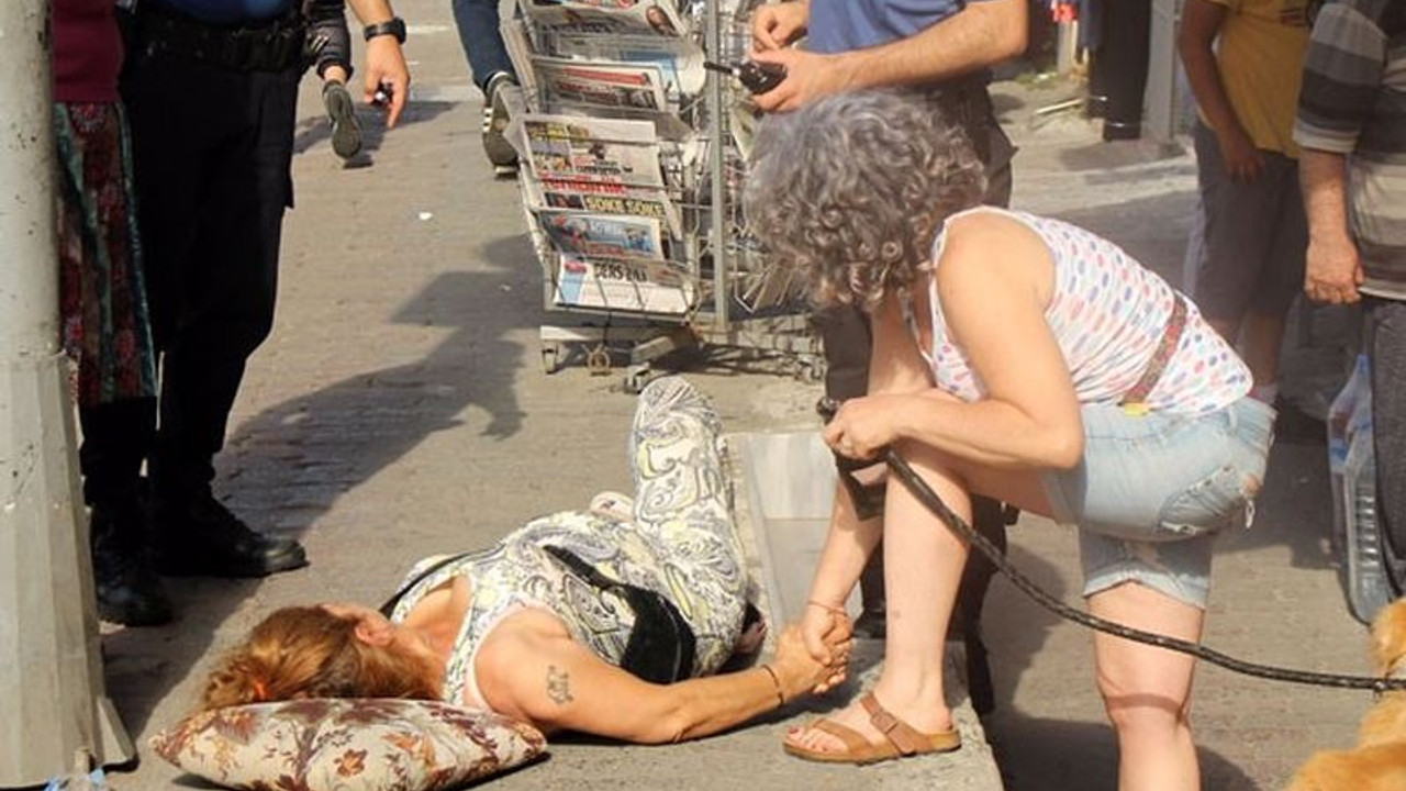 İstanbul Beyoğlu'nda karakolun önünde kadına silahlı saldırı