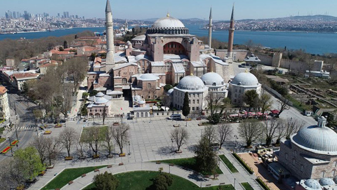 Yunanistan'dan Ayasofya açıklaması: Cesaret edemezler