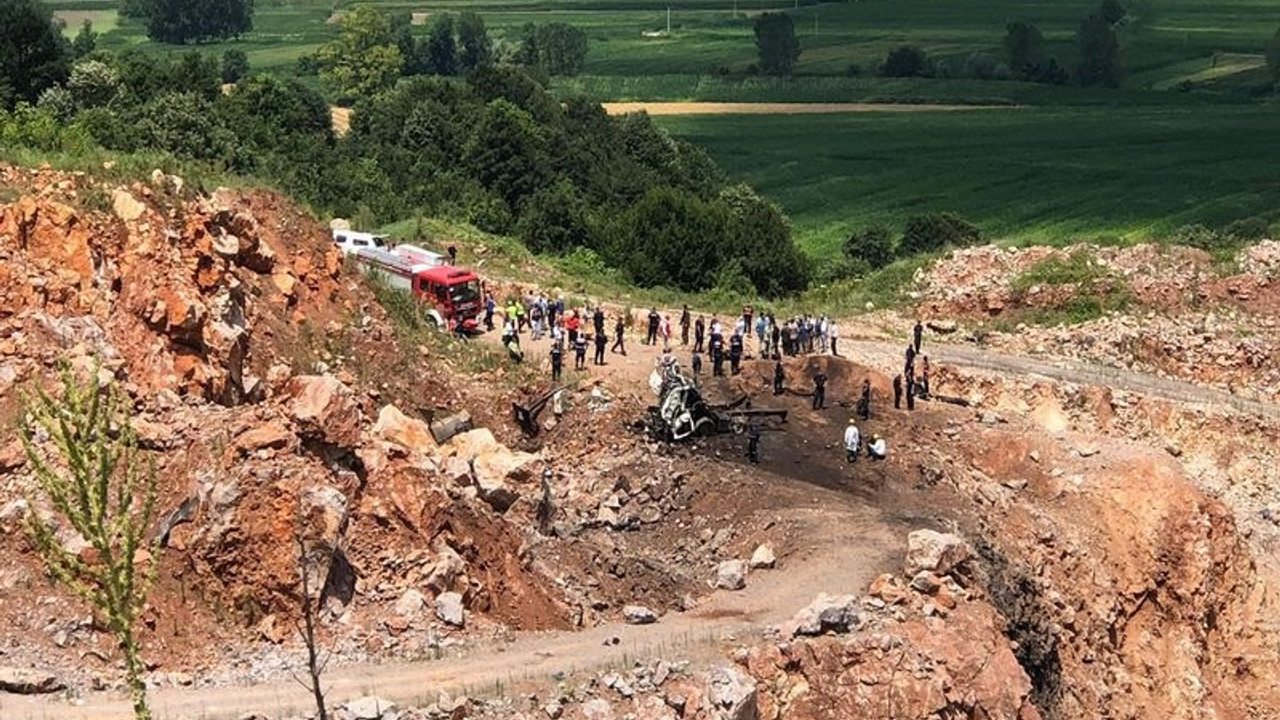 Sakarya'da hava fişekleri taşıyan araçta patlama: 3 ölü, 6 yaralı