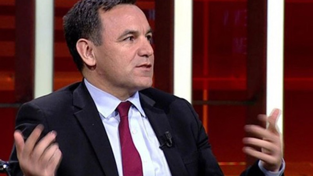 Deniz Zeyrek: Atatürk'ün ihanetle suçlanmasınà kimse çıkıp 'Orada durun' diyemiyor