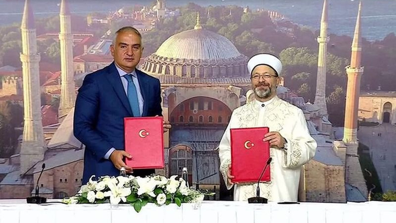 Hükümet Ayasofya için Diyanet ile işbirliği protokolü imzaladı