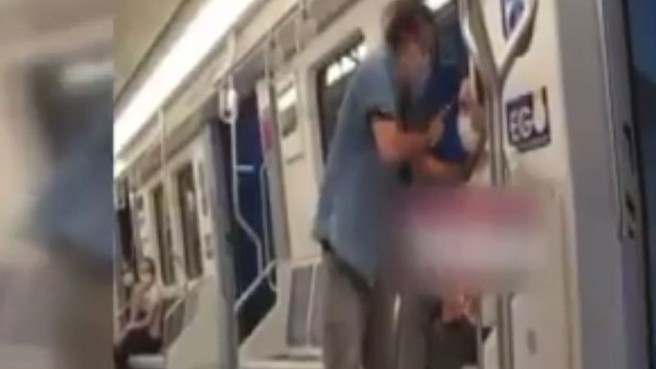 Metroda şarkı kavgası: 'Ben diyorsam susacaksın' dedi, yolcunun boğazına sarıldı