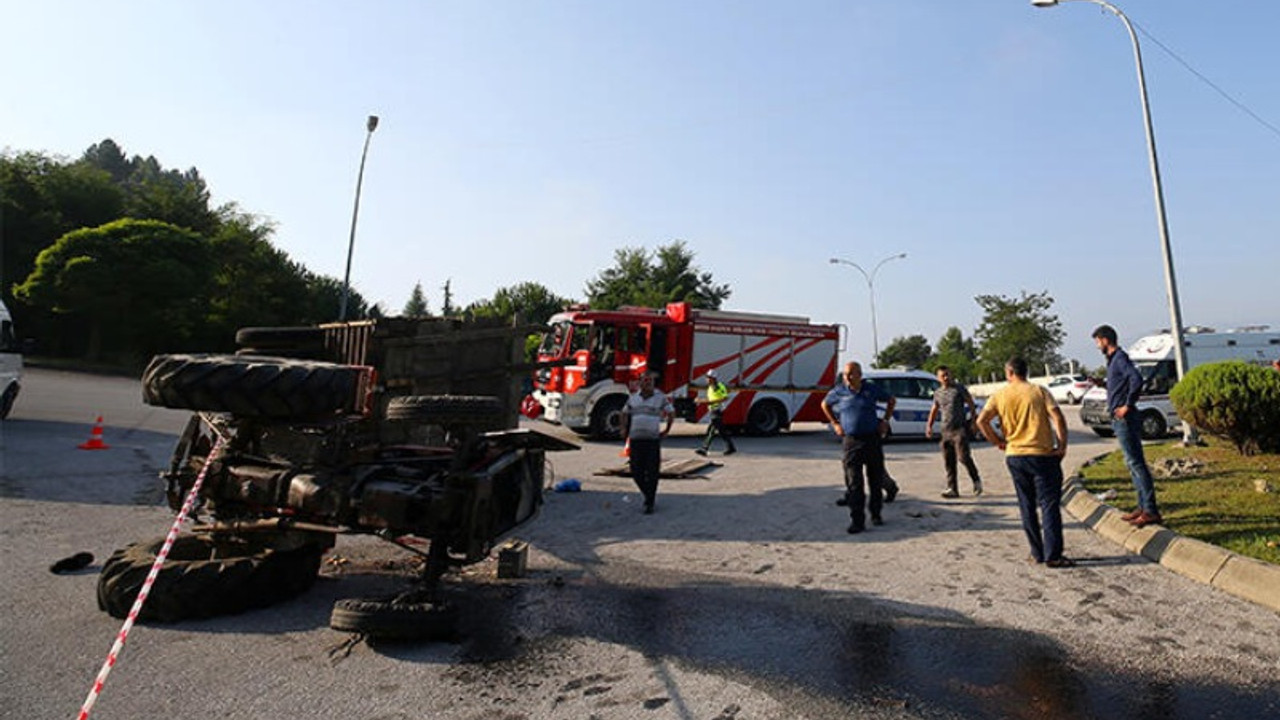 Fındık işçilerini taşıyan traktör devrildi: 14 işçi yaralandı